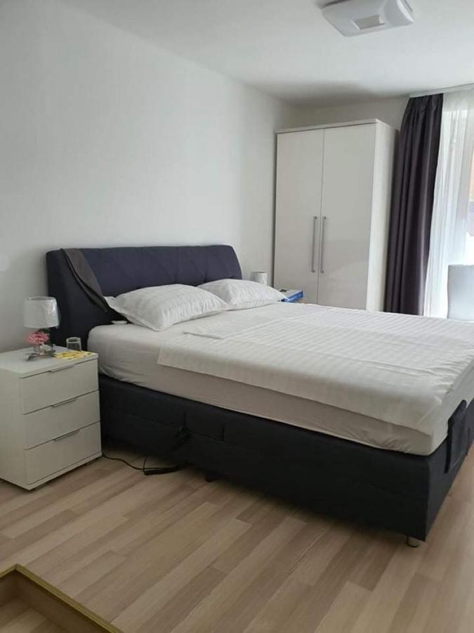 Aldi 2 Apartment พูลา ภายนอก รูปภาพ