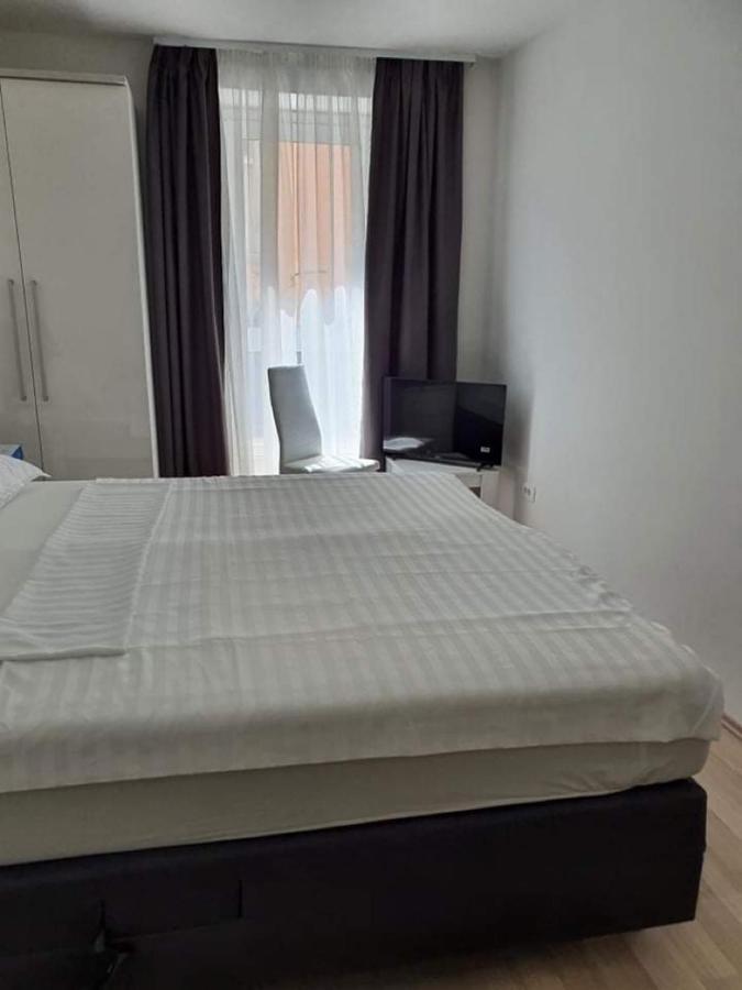 Aldi 2 Apartment พูลา ภายนอก รูปภาพ