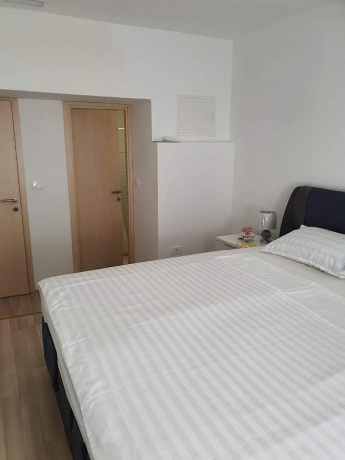 Aldi 2 Apartment พูลา ภายนอก รูปภาพ